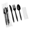 Kit de cubiertos negro desechable con tenedor, cuchillo, cuchara y servilleta empacado individualmente